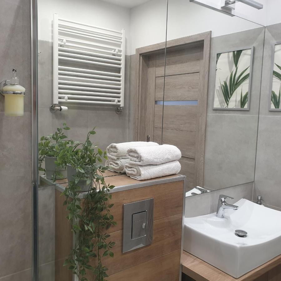 ウッチQ Apart Coral - Studio, Manufaktura, Parking Gratis, Tv Max, Fv, Gwarancja Zadowoleniaアパートメント エクステリア 写真